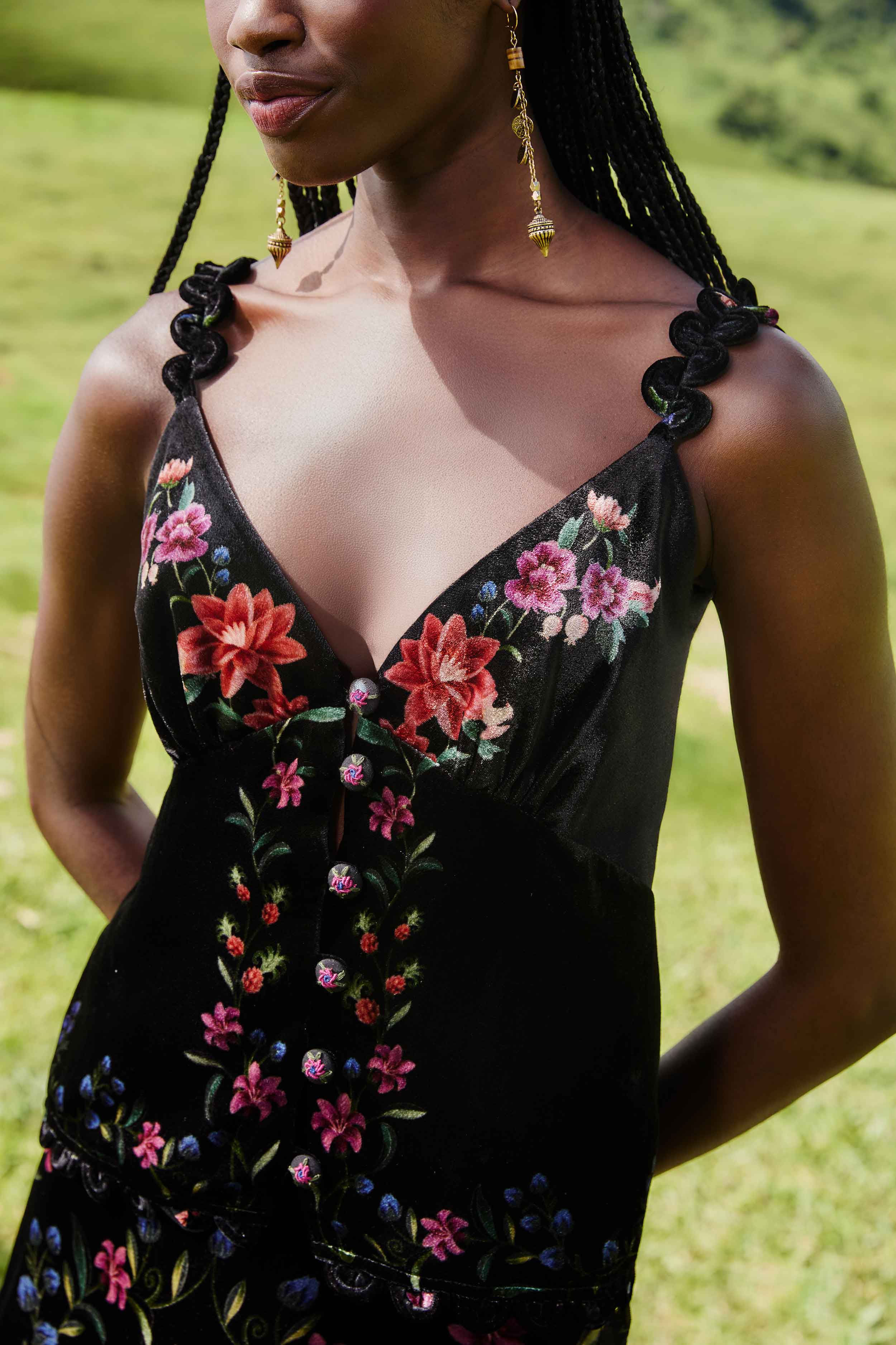 Black Belle Garden Scallop Sleeveless Top - Image 2
