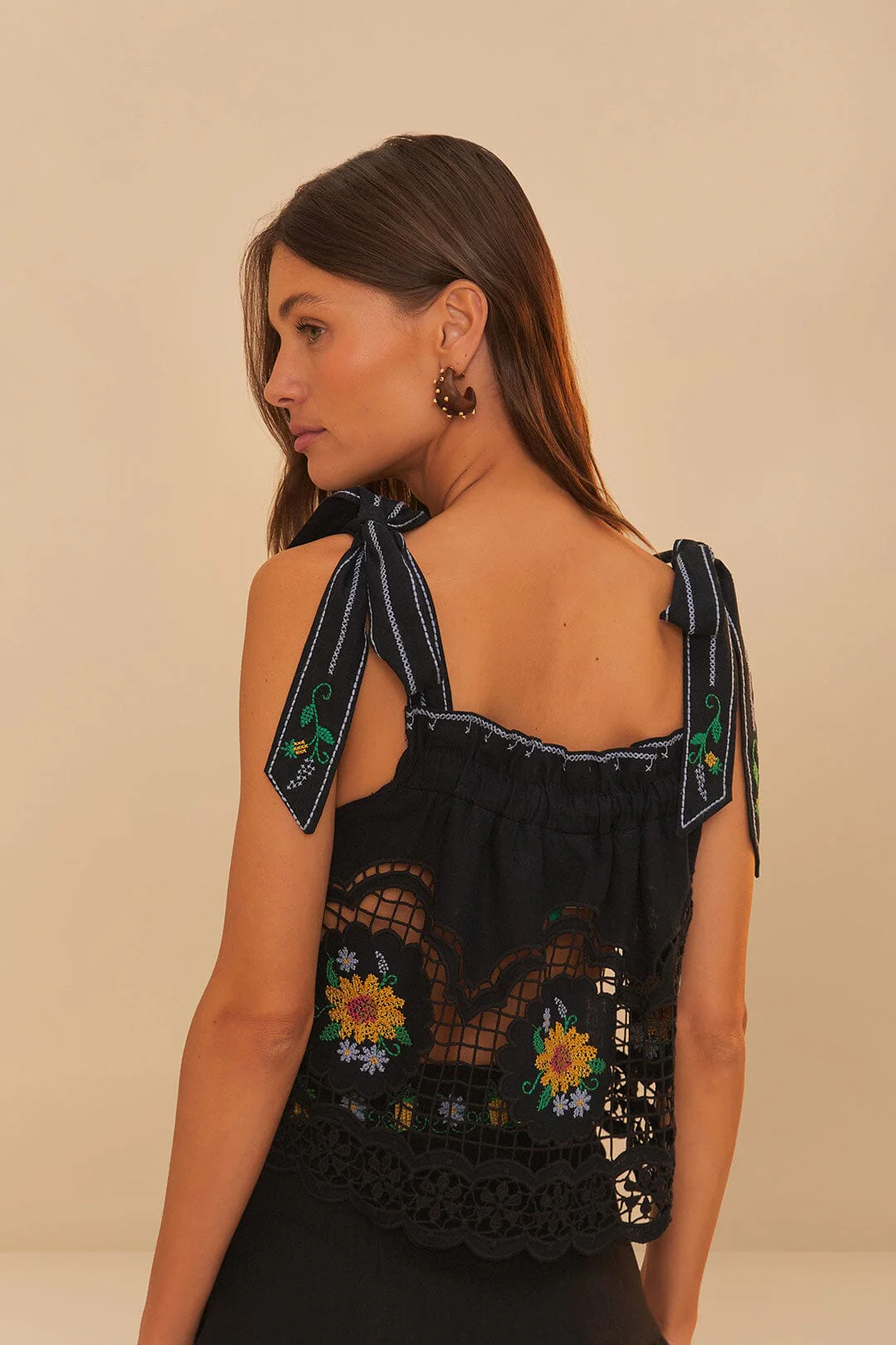 Black Daisy Embroidery LENZING™ ECOVERO™ Euroflax™ Blouse - Image 4