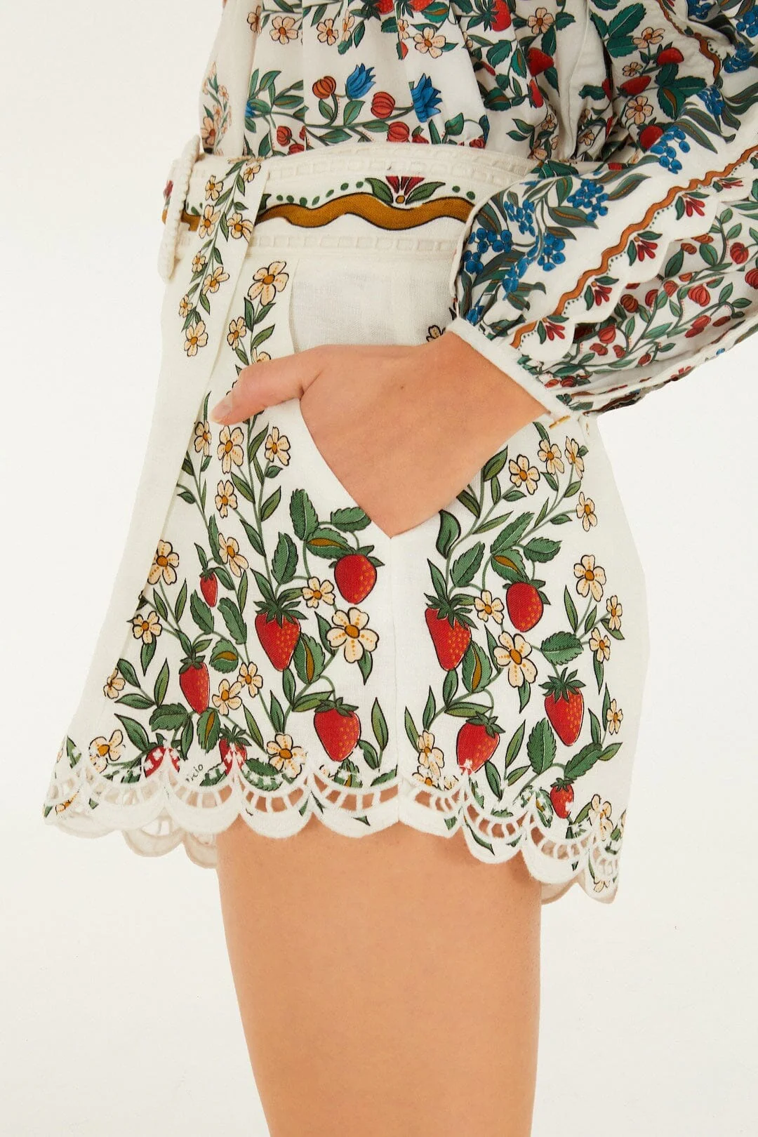 Off-White Fruit Beauty Euroflax Premium Linen Richelieu Running Shorts - Image 4