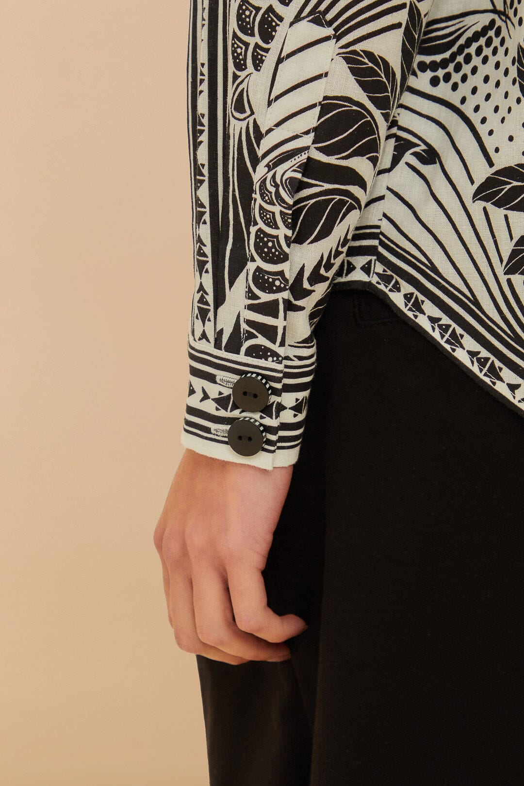 Off-White Monochrome Elegance Scarf Shirt - Image 4