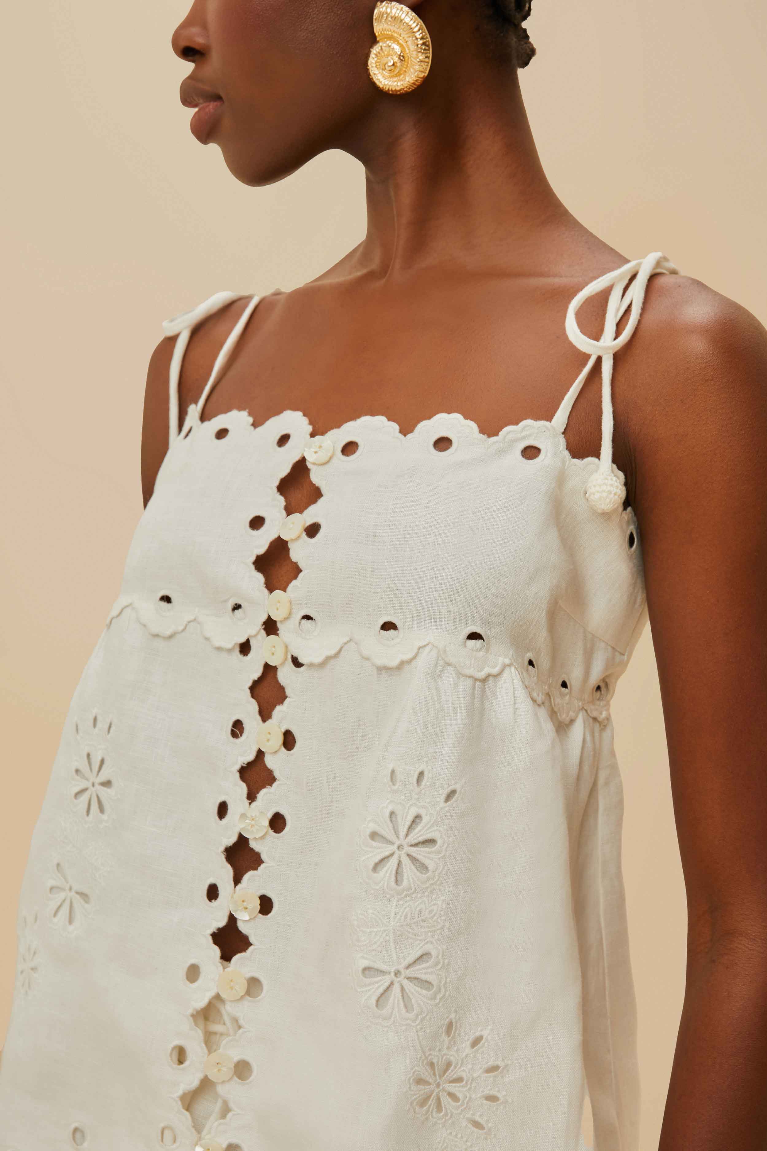 Off-White Flowers Richelieu Euroflax™ Premium Linen Blouse - Image 3