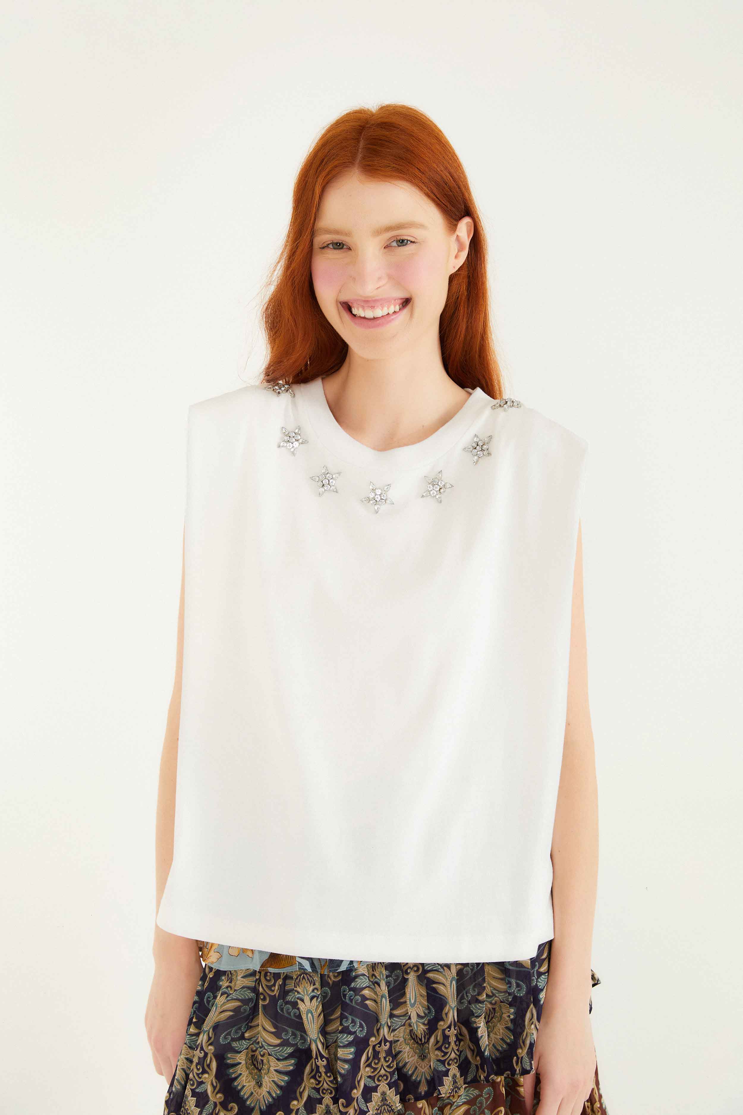 Off-White Sparkling Embroidered Padded Shoulder T-Shirt - Image 4