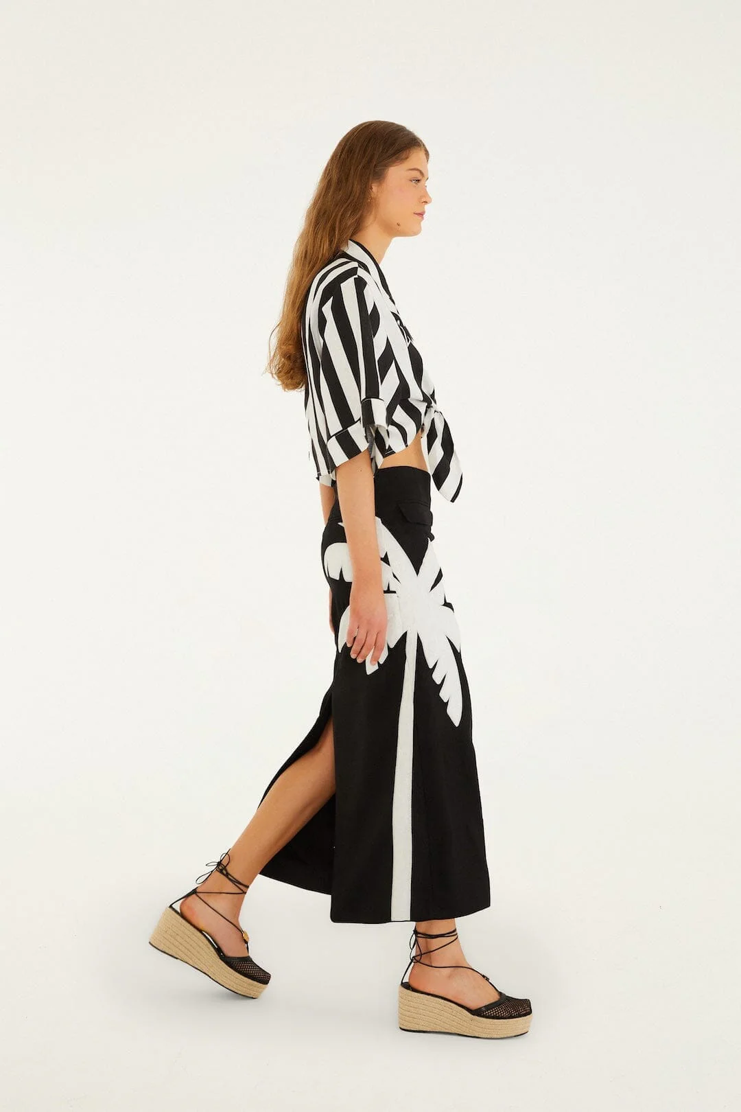 Black Spring Stripes Euroflax Premium Linen Short Sleeve Crop Top - Image 4