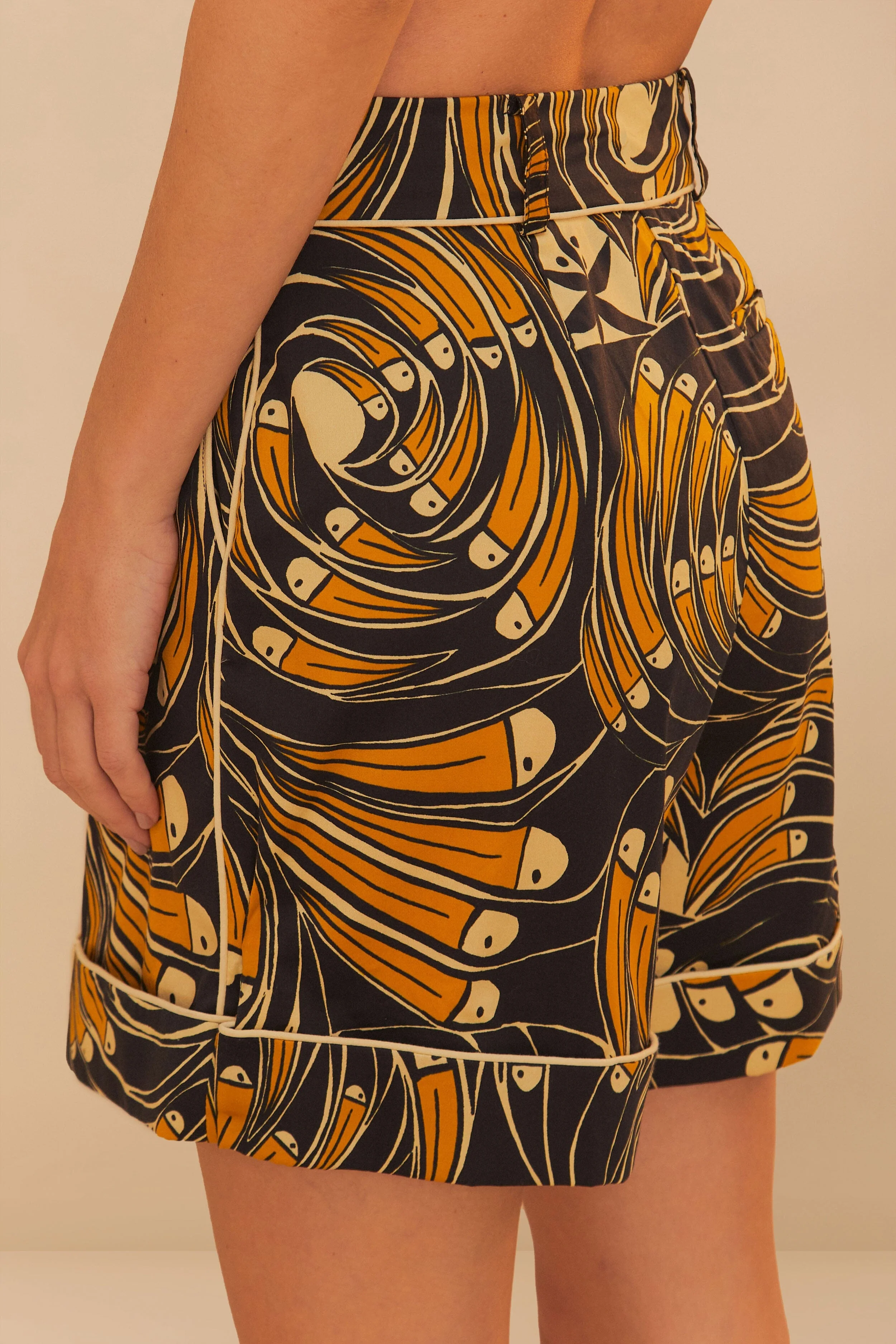 TOUCAN SPIRALS SHORTS - Image 4